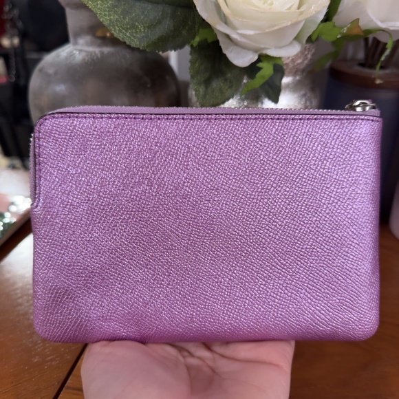 Coach Metallic Lilac Crossgrain Leather Corner Zip Wristlet F21070 - Picture 2 of 5